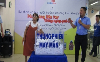 Một khách hàng của Co.opmart Tây Ninh trúng thưởng xe Honda SH mode