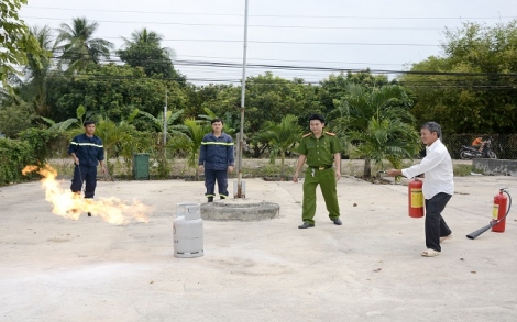 Tuyên truyền PCCC cho tiểu thương huyện Tân Châu