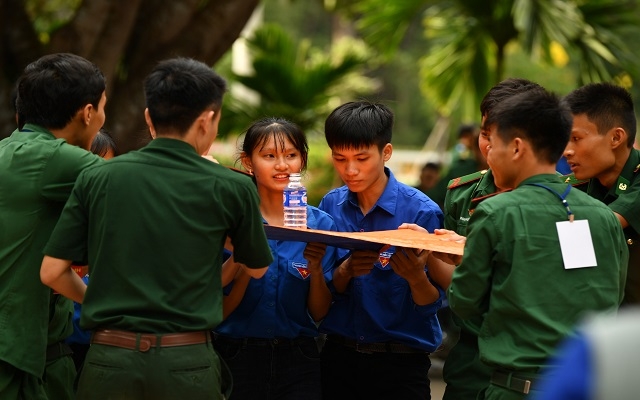 Tưng bừng hội trại "Màu xanh biên cương"