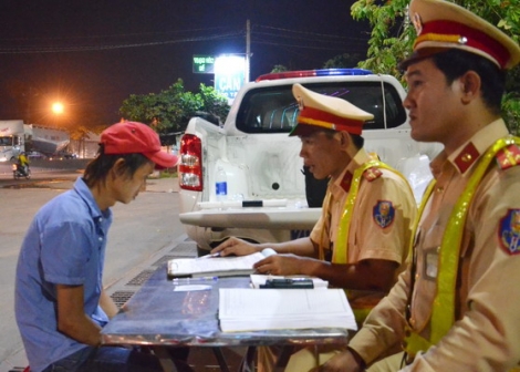 Tây Ninh: Tạm giữ một tài xế sử dụng ma túy khi đang điều khiển xe