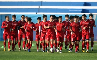 Việt Nam bắt đầu tập luyện cho trận đấu với tuyển Nhật Bản