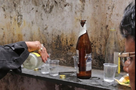 72 người tử vong do uống rượu không rõ nguồn gốc
