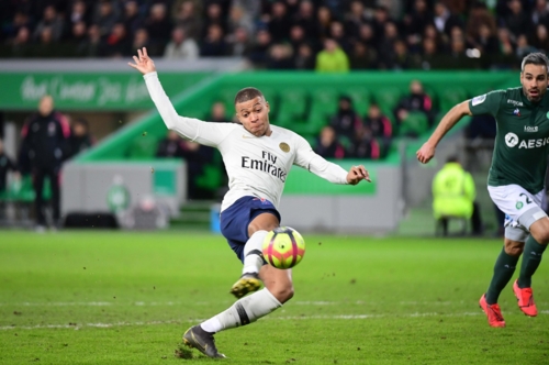 Mbappe lại ghi bàn trong chiến thắng của PSG