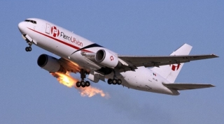 Máy bay thương mại Boeing 767 rơi ở Texas, chưa tìm thấy ai sống sót