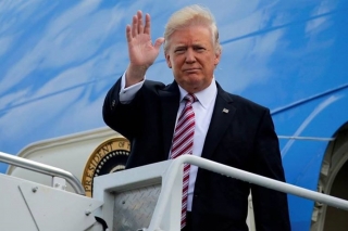 Tổng thống Donald Trump thông báo sắp lên đường tới Việt Nam