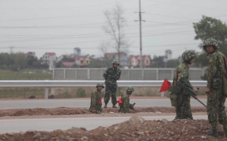 Công binh dò mìn dọc Quốc lộ 1 từ Lạng Sơn - Hà Nội