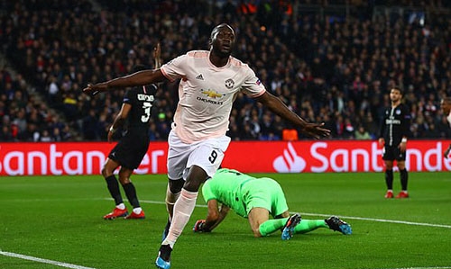 Man Utd loại PSG trong phút bù giờ