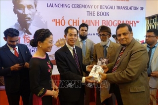 Ra mắt cuốn Tiểu sử Hồ Chí Minh tiếng Bengal