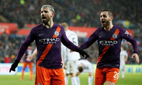 Man City vào bán kết Cup FA nhờ bàn việt vị