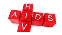 Mỗi năm, khoảng 1.500 trẻ nhiễm HIV từ mẹ