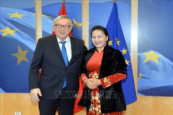 Chủ tịch Quốc hội Nguyễn Thị Kim Ngân hội kiến Chủ tịch Ủy ban châu Âu Jean-Claude Juncker