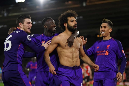 Salah ghi bàn đưa Liverpool trở lại ngôi đầu