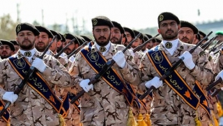 Mỹ - Iran “ăn miếng trả miếng”, liệt quân đội đối phương là “khủng bố”