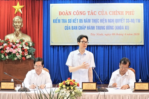 Phó Thủ tướng Vũ Đức Đam kiểm tra việc thực hiện Nghị quyết 33-NQ/TW tại Tây Ninh