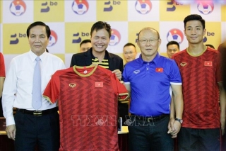 Các đội tuyển bóng đá Việt Nam có nhà tài trợ mới