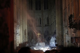Nhà thờ Đức Bà Paris cháy lớn