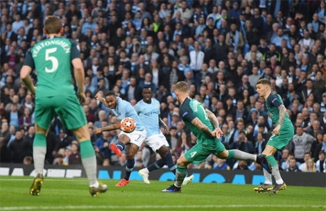 Tottenham loại Man City ở tứ kết nhờ công nghệ VAR