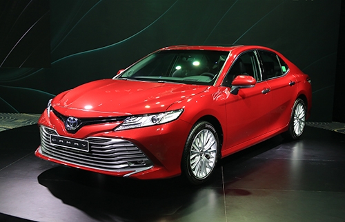 Toyota Camry mới giá cao nhất 1,235 tỷ tại Việt Nam