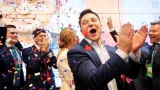 Diễn viên hài Volodymyr Zelensky đắc cử tổng thống Ukraine