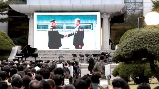 Một năm sau hội nghị thượng đỉnh liên Triều: Thông điệp 2 miền vẫn khác nhau