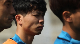 Công Phượng mất chỗ Incheon United: Thầy chê, đồng đội quay lưng...