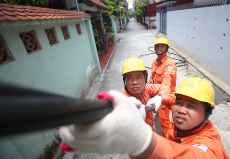 Phó thủ tướng yêu cầu đánh giá tác động của việc tăng giá điện