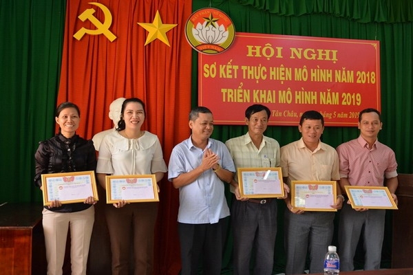 135 HỘ THOÁT NGHÈO