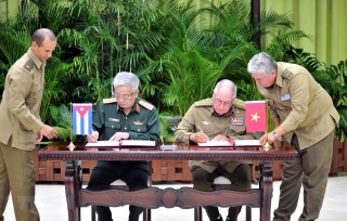 Thượng tướng Nguyễn Chí Vịnh thăm chính thức Cuba
