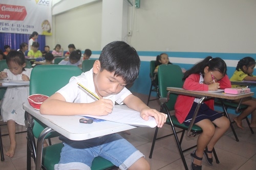 1.200 học sinh tham gia thi “Học bổng toán trí tuệ Geniuskid”