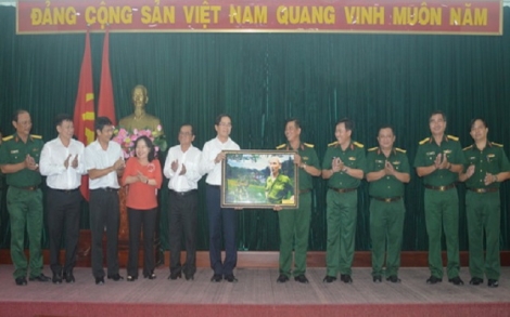 Lãnh đạo tỉnh thăm, làm việc tại Sư đoàn 5