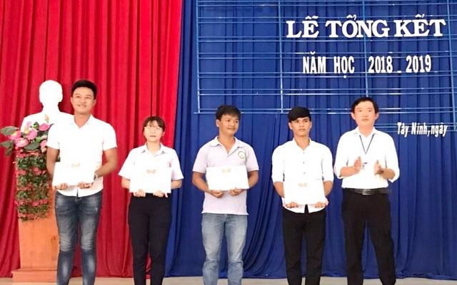 Trường Trung cấp Kinh tế kỹ thuật tổng kết năm học 2018-2019