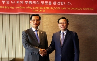 Phó Thủ tướng Vương Đình Huệ mong muốn tăng cường giao lưu nhân dân Việt - Hàn