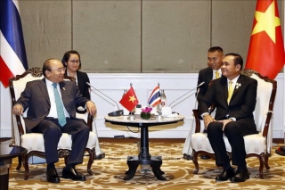 Thủ tướng Nguyễn Xuân Phúc hội kiến Thủ tướng Thái Lan