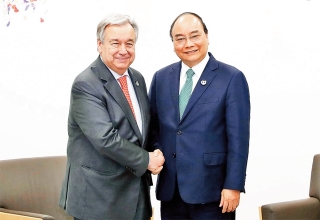 Thủ tướng Nguyễn Xuân Phúc dự các phiên họp tại Hội nghị cấp cao G20