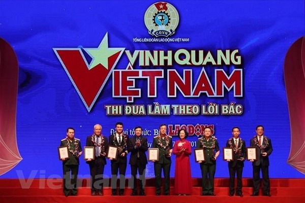 Tôn vinh 19 tập thể, cá nhân là tấm gương thi đua làm theo lời Bác