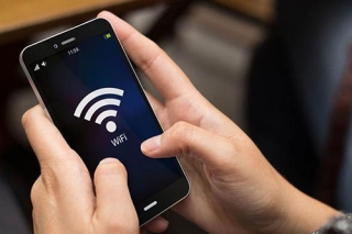 Học sinh bị lộ chuyện phá trường vì Wi-Fi tự động kết nối