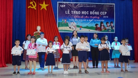 Quỹ CEP chi nhánh Tây Ninh: Trao 59 suất học bổng cho học sinh nghèo hiếu học