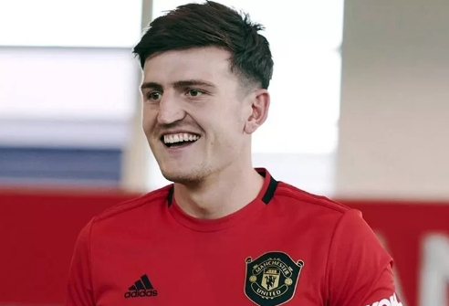 CĐV Man Utd tin Maguire giúp đội nhà vô địch Ngoại hạng Anh