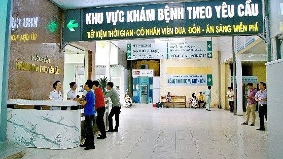 Xung quanh chiếc “giường bệnh giá trên trời”?