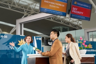 Vietnam Airlines ra mắt phương thức thanh toán vé máy bay bằng dặm và tiền