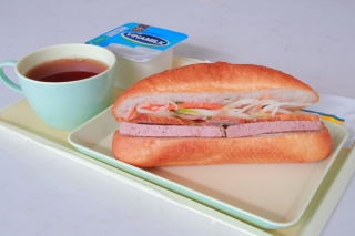 Vietnam Airlines sẽ phục vụ bánh mỳ Việt Nam trên đường bay nội địa