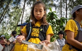 Cuộc chiến chống rác thải của cô bé 12 tuổi