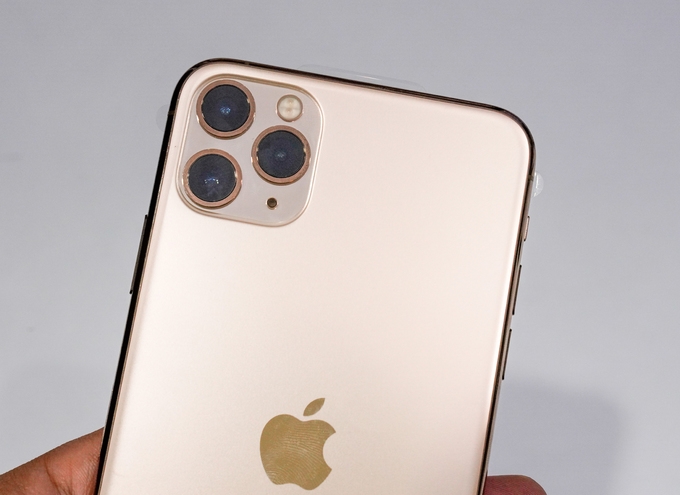 iPhone 11 Pro Max đầu tiên về Việt Nam