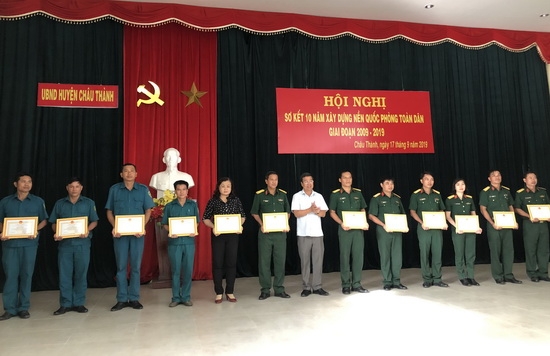 Châu Thành: Sơ kết 10 năm xây dựng nền quốc phòng toàn dân