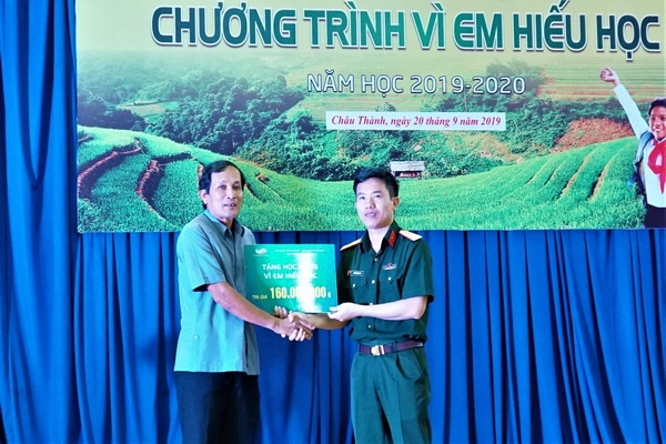 1.080 suất học bổng đến với học sinh nghèo, hiếu học