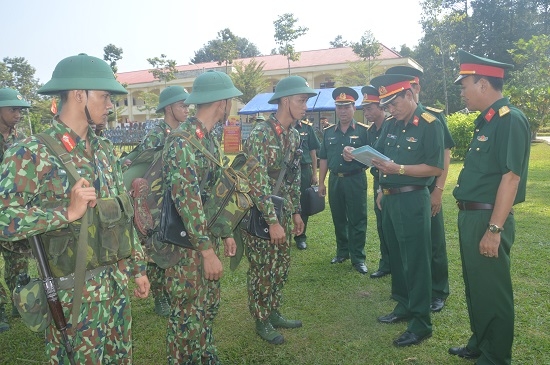 Bộ Tư lệnh Binh chủng Thông tin liên lạc kiểm tra tại Sư đoàn 5