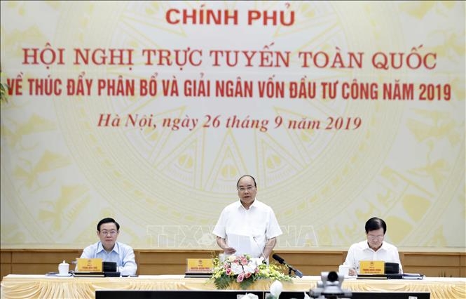 Thủ tướng chủ trì Hội nghị trực tuyến toàn quốc về thúc đẩy phân bổ và giải ngân vốn đầu tư công