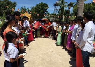 Chúc mừng đồng bào Khmer huyện Tân Châu nhân lễ Sen dolta