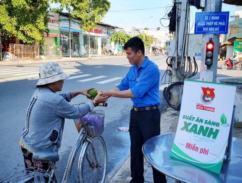 Ra quân thực hiện mô hình Suất ăn sáng xanh