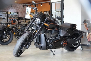 Harley-Davidson FXDR 114 - môtô đắt gấp đôi Kia Morning